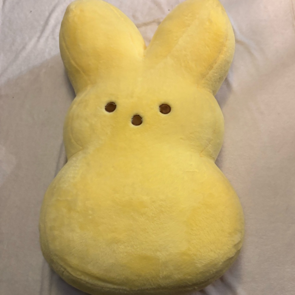 Peep Jumbo Yellow Bunny Plush 3 ft. NWOT - Picture 2 of 3